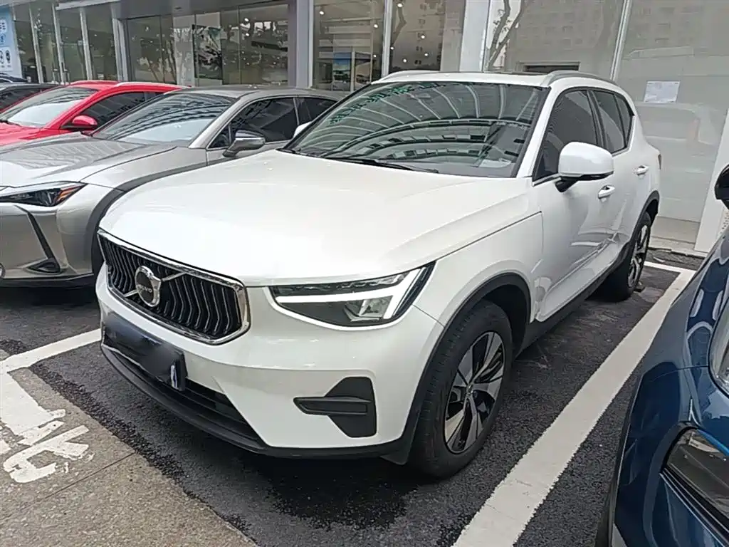Volvo XC40 2023 B3 Zhiyuan Luxury Edition