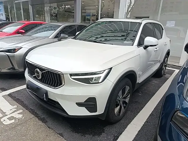 Volvo XC40 2023 B3 Zhiyuan Luxury Edition