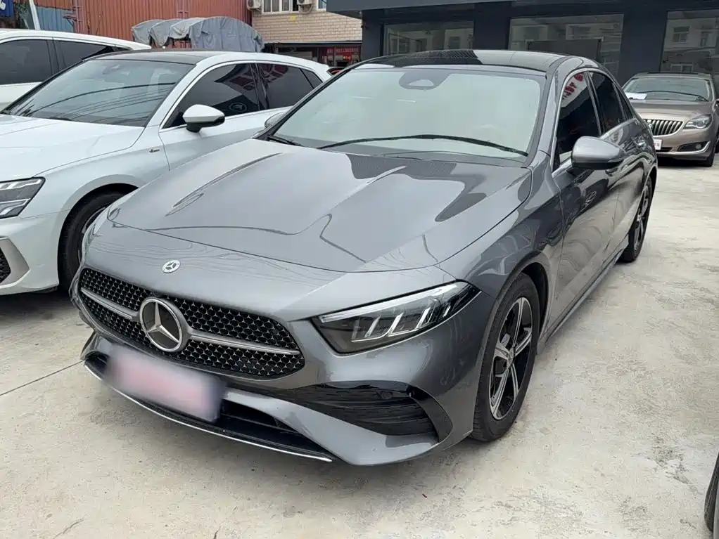 Mercedes-Benz A-Class 2025 A 200 L Fashion Edition