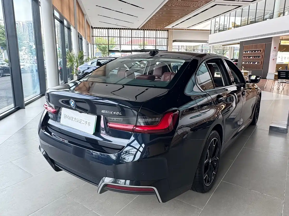 BMW i3 2024 eDrive 40 L Shadow Night Package