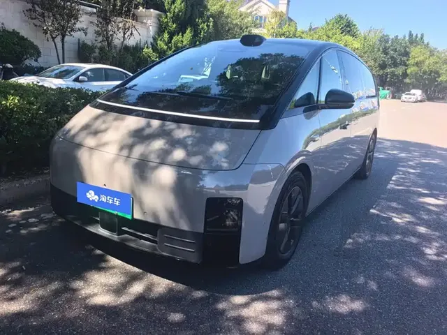 Li Auto MEGA 2024 Ultra