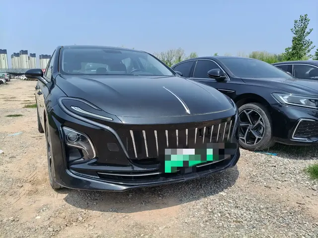 Hongqi E-QM5 2022 431km Charging Enjoyment Edition