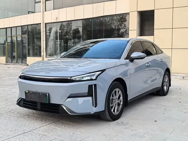 Geely Galaxy L6 2025 EM-i 60km Explorer Edition