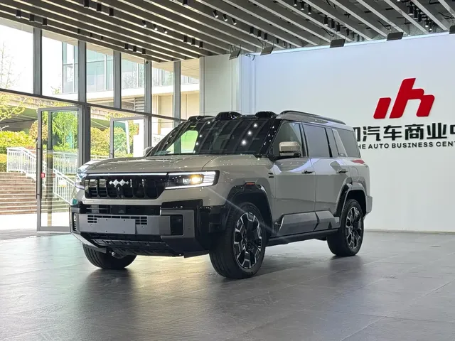 Fang Cheng Bao Leopard 8 2025 Zhiyong Flagship 7-Seater