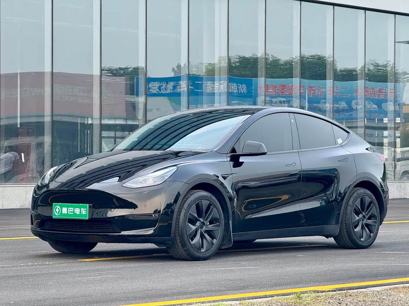 Tesla Model Y 2023 Long Range All-Wheel Drive Edition