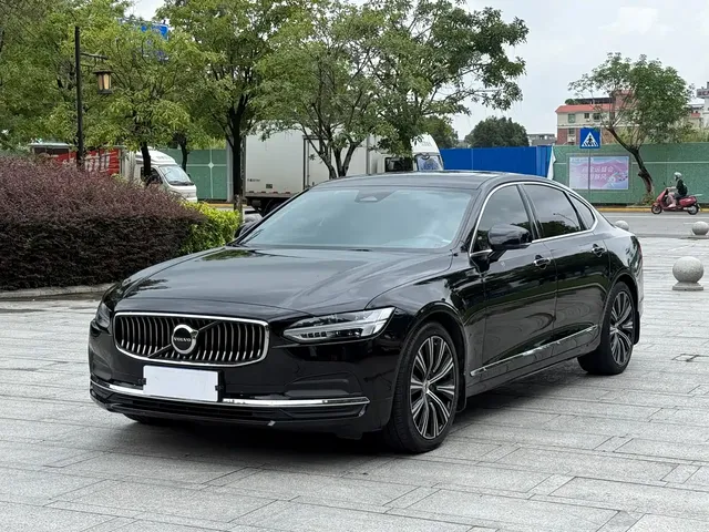 Volvo S90 2023 B5 Intelligent Vision Luxury Edition