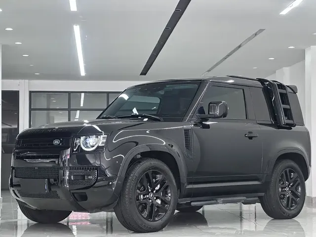Land Rover Defender 2023 Facelift 90 3.0T P400 XS