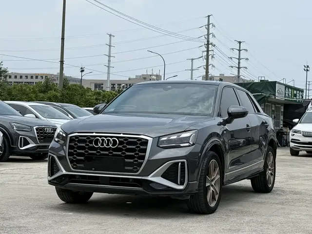 Audi Q2L 2022 35 TFSI Fashion Dynamic