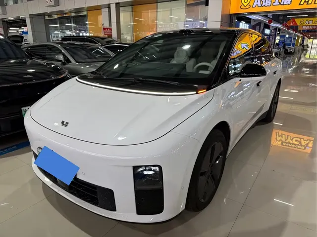 Li Auto i6 2025 2WD Base Model
