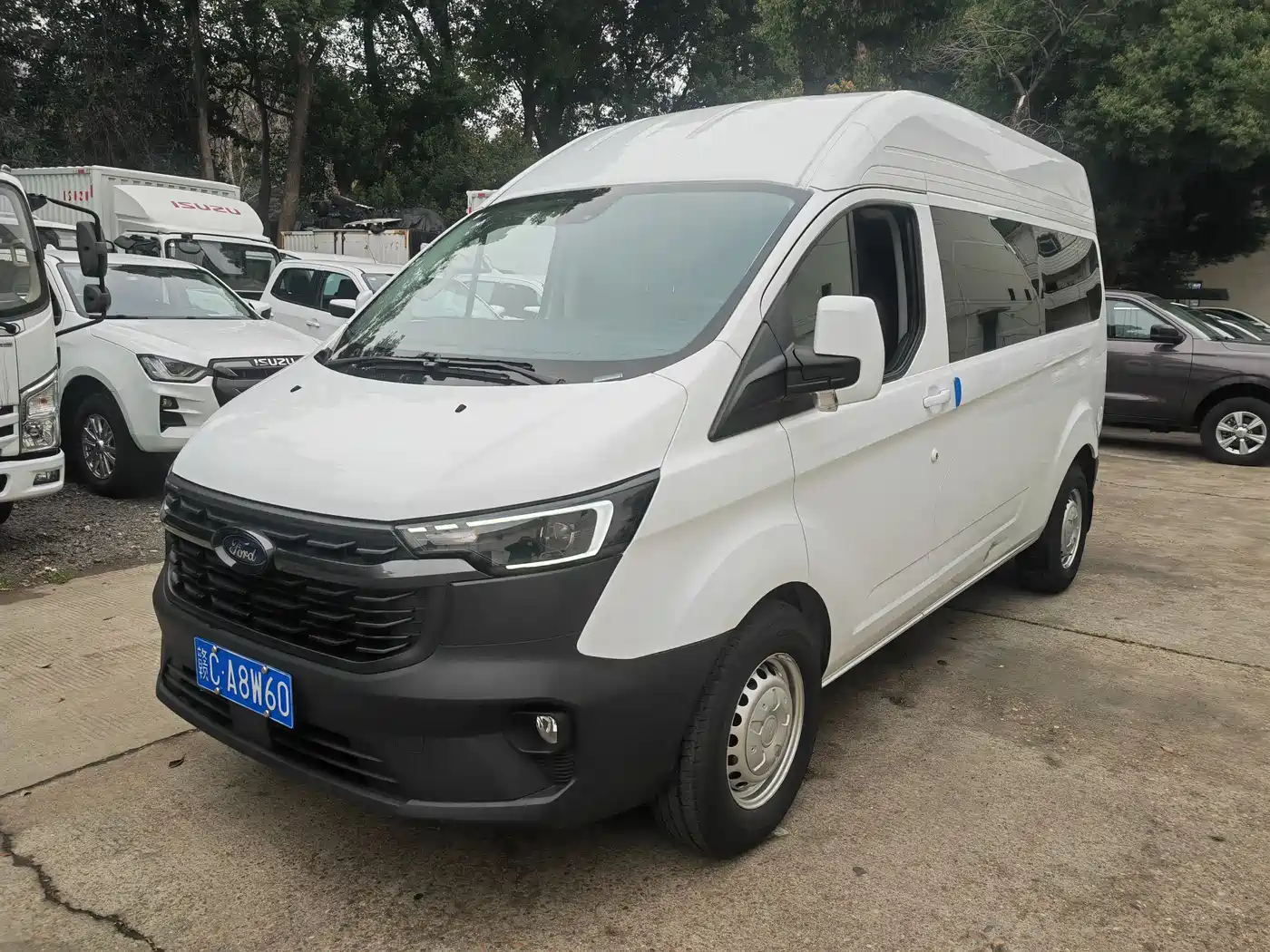 Ford Transit 2023 Model 2.0T Diesel Automatic Business Travel Mid-Axis Mid-Roof 7/8/9 Seater