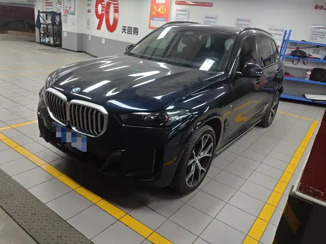 BMW X5 2023 xDrive 30Li Premium M Sport Black Night Package
