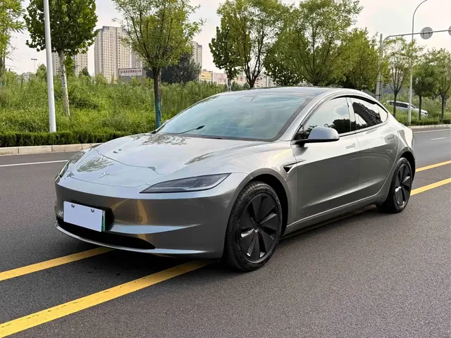 Tesla Model 3 2025 Model Year Facelift Rear-Wheel Drive