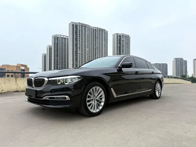 BMW 5 Series 2019 525Li Luxury Package