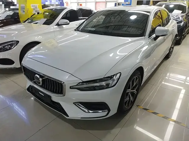 Volvo S60 2023 B4 Smart Comfort Luxury Edition