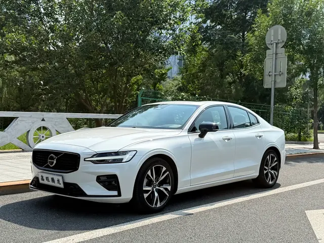 Volvo S60 2025 B5 Elegance Sport Edition