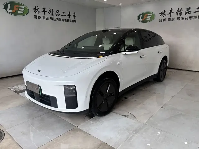 Li Auto i6 2025 2WD Base Model