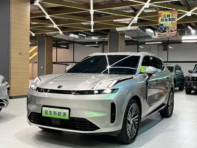 Lynk & Co 08 EM-P 2025 120km Long Range Pro