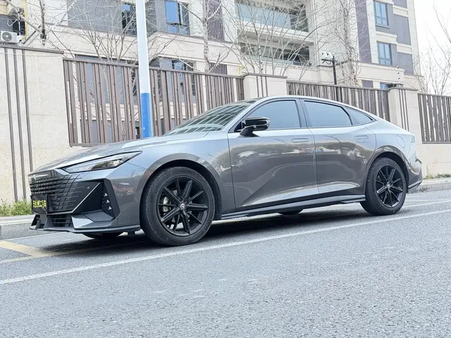 Changan UNI-V 2022 1.5T Premium Model