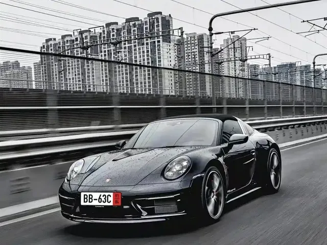 Porsche 911 2023 Targa 4 3.0T