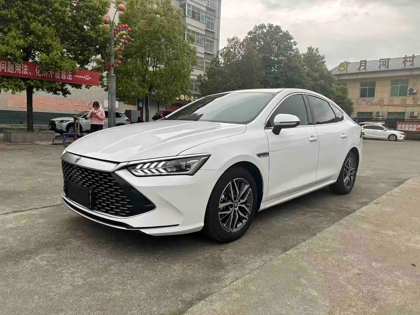 BYD Qin PLUS 2024 Glory Edition DM-i 55KM Leading