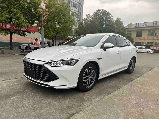 BYD Qin PLUS 2024 Glory Edition DM-i 55KM Leading