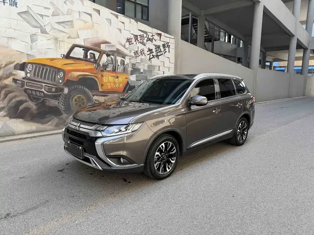 Mitsubishi Outlander 2019 2.4L 4WD Deluxe Edition 5-Seater China VI