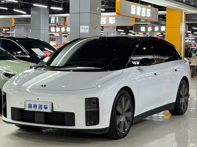 Li Auto i6 2025 4WD Base Model