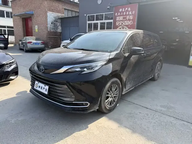 Toyota Sienna 2021 2.5L Hybrid Luxury Edition