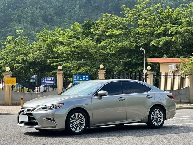 Lexus ES 2015 200 Elite Edition