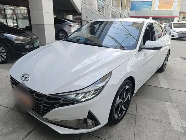 Hyundai Elantra 2021 1.5L CVT LUX Premium Edition