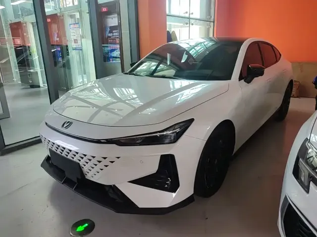 Changan UNI-V 2024 1.5T Deluxe