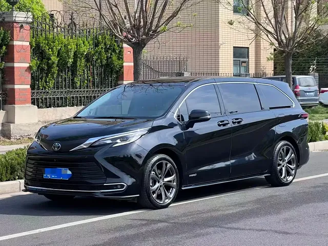 Toyota Sienna 2023 2.5L Hybrid Premium Edition