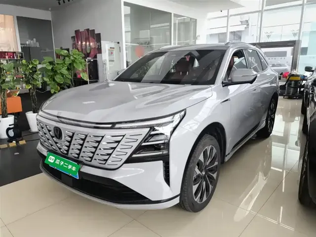 Changan CS75 PLUS 2025 4th Gen Ultra 2.0T New Blue Whale Smart Power Edition
