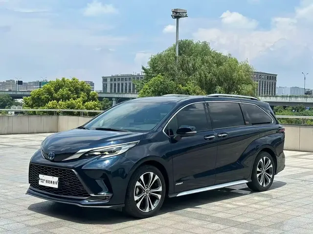 Toyota Granvia 2023 2.5L Hybrid Flagship VIP Edition