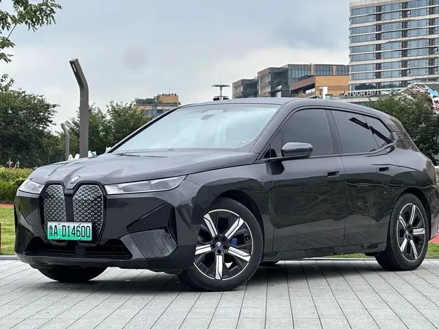 BMW iX 2022 xDrive40
