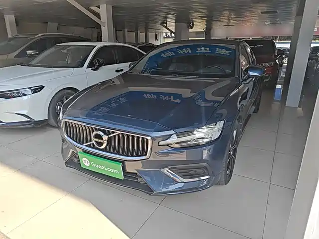 Volvo S60 2022 B4 Smart Comfort Luxury Edition