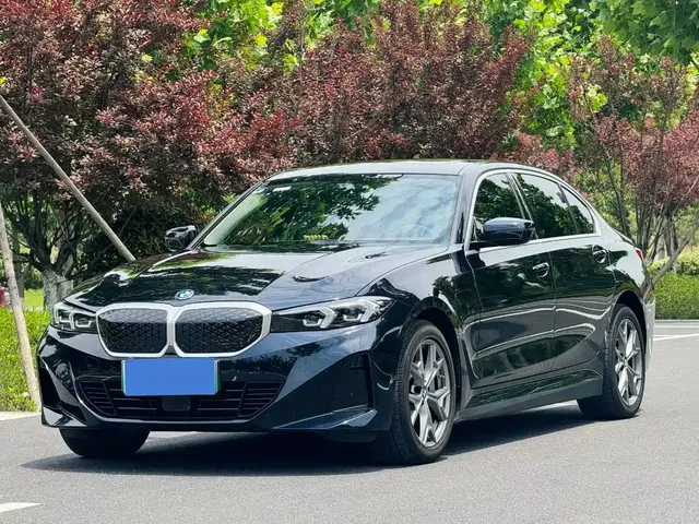 BMW i3 2025 eDrive 35 L