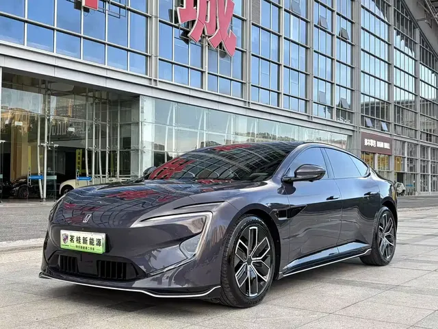 Avatr 12 2023 650 Triple Laser AWD Performance Edition