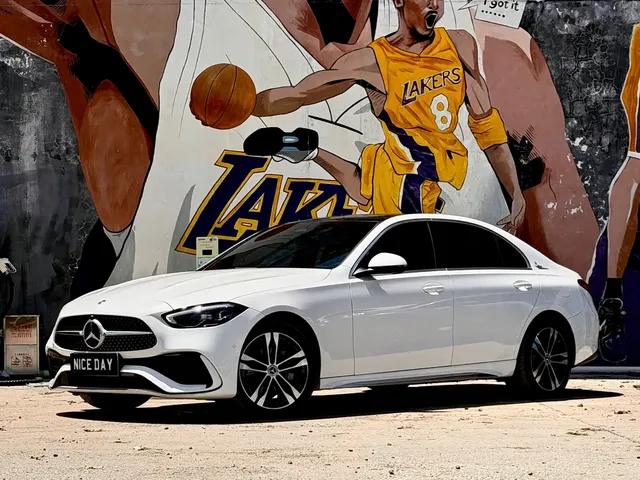 Mercedes-Benz C-Class New Energy 2023 Model Facelift II C 350 eL