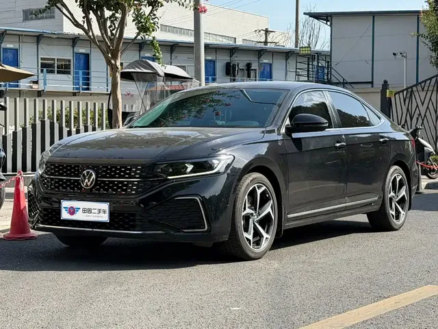 Volkswagen Passat 2025 Outstanding 380TSI Dragon Soaring Edition