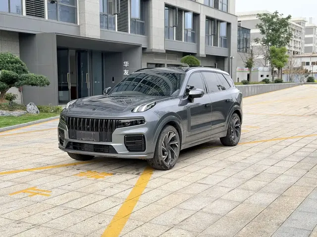Lynk & Co 09 2021 2.0T Halo 7-seater