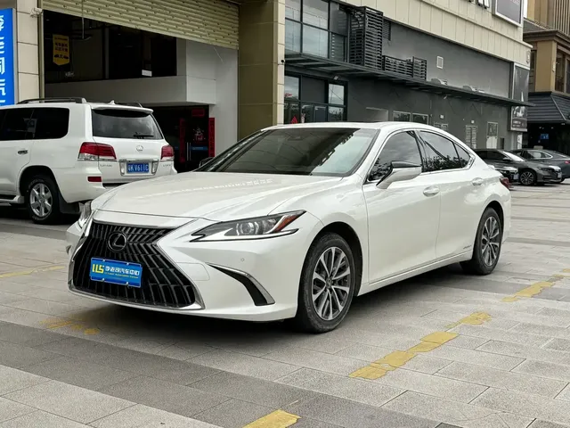 Lexus ES 2021 200 Excellence Edition