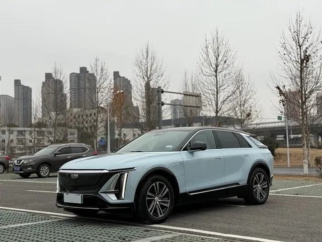 Cadillac IQ Rui Ge 2022 RWD Long Range Luxury Edition