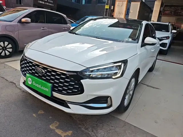 Ford Focus 2021 Sedan EcoBoost 180 Auto Trend