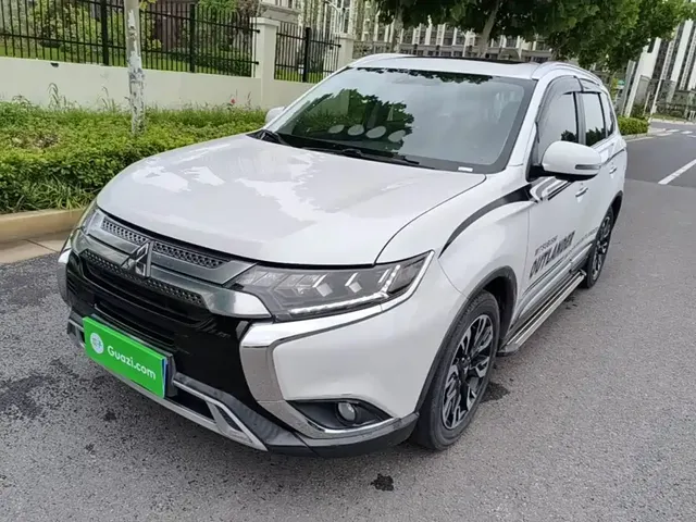 Mitsubishi Outlander 2020 2.4L 4WD Luxury 7-seater