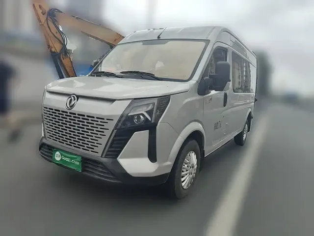 Dongfeng Yufeng Yufeng 2023 V9+ 2.0T Manual FWD Multi-purpose Medium Wheelbase Medium Roof 7/8/9 Seater