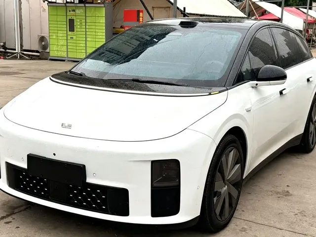 Li Auto i6 2025 2WD Base Model