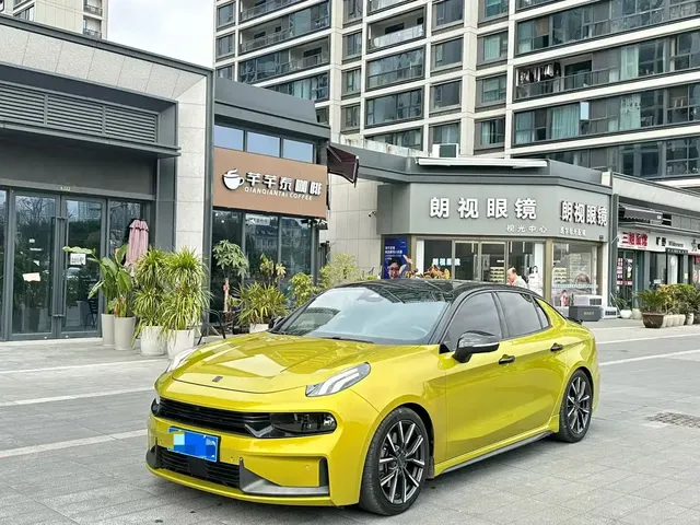 Lynk & Co 03 2021 03+ 2.0TD Auto Wind Rider Edition