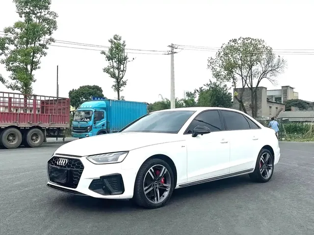 Audi A4L 2023 40 TFSI Luxury Sport