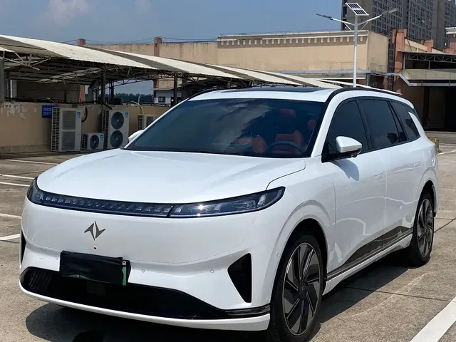 Dongfeng Yipai eπ008 2024 210Max Range Extender 6-Seater